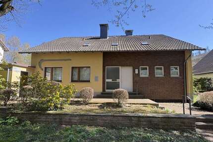 Haus zum Kaufen in Lügde 185.000,00 € 206 m²