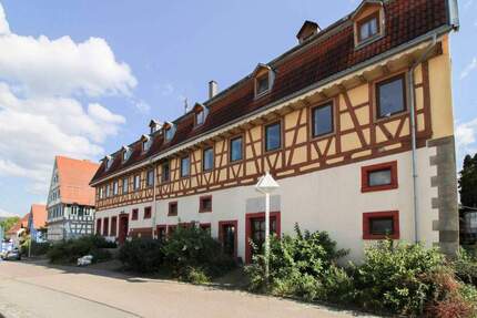 2-Zimmer-Wohnung im 1. Stock mit Stellplatz im Herzen von Vöhringen