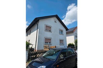 Schönes Zweifamilienhaus in Bestlage von Brühl-Rohrhof.