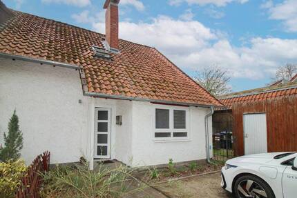 Gepflegte Doppelhaushälfte auf 415 m² Grundstück - viel mehr als nur vier Wände - Lachendorf