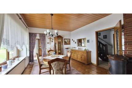 GEPFLEGTES EINFAMILIENHAUS MIT GROSSEM GARTEN UND UNVERBAUBARER FERNSICHT IN WEISKIRCHEN-KONFELD