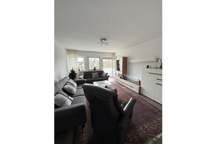 Großzügige 3-Zimmer-Wohnung mit Balkon, moderner Küche & bodengle - Troisdorf