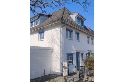 Haus zum Kaufen in Oberschleißheim bei München 1.398.000,00 € 210 m²