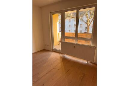 Lichtdurchflutete 2-Zimmer-Wohnung – Erstbezug nach Renovierung - Kassel Philippinenhof-Warteberg