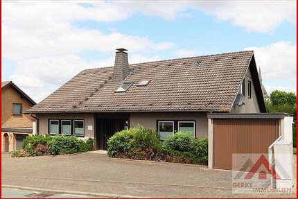 Haus zum Kaufen in Marsberg Giershagen 249.000,00 € 231 m² - Marsberg / Giershagen