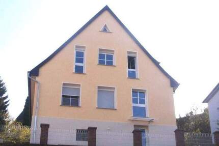 Freistehendes Zweifamilienhaus mit unverbaubarem Blick und Garten - Sulzbach/Saar