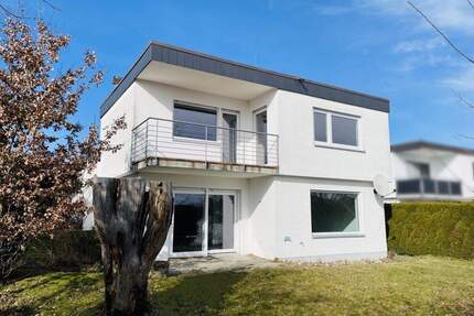 Einfamilienhaus mit Einliegerwohnung und Doppelgarage in Senden