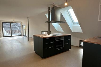 Moderne 2,5-Zimmer Dachgeschosswohnung mit Balkon - Rottenburg am Neckar