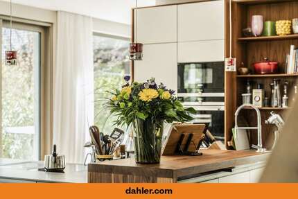 Haus zum Kaufen in Kleinmachnow 2.290.000,00 € 325 m²