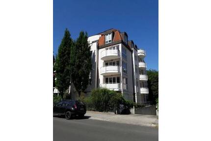 Schicke 2 Zimmer Wohnung mit 2 Balkonen und Personenaufzug in Dresden - Striesen