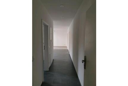 Neubauwohnung - sehr moderne 3-Zimmer - Erstbezug - Hof Neuhof