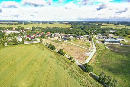 Grundstück zu verkaufen in Reinkenhagen 99.000,00 € 704 m²