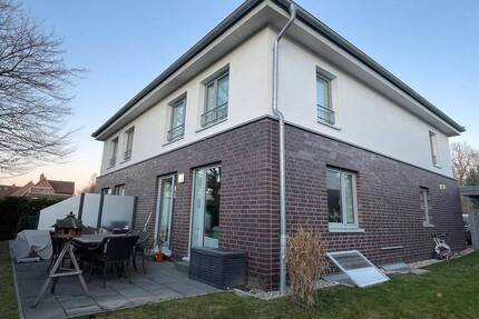 Familiennest in HH-Lemsahl - 2.250,00&nbsp;EUR Kaltmiete, ca.&nbsp; 125,00&nbsp;m&sup2;&nbsp;Wohnfl&auml;che in Hamburg (PLZ: 22397) Lemsahl-Mellingstedt