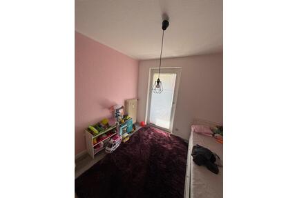 3 Zimmer Küche Bad + Balkon + Kellerraum und Wäscheraum - Osnabrück Dodesheide