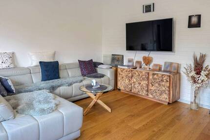 Traumgarten mit Südwestlage, Terrassen und Garagen - Einfamilienhaus in ruhiger Lage - Aschbach