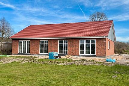 Bungalow-Haushälfte | 3-Zi-Wohnung | Erstbezug 092026 | KfW 40 - Nordhastedt