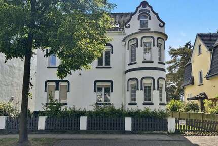 Haus zum Kaufen in Essen 574.000,00 € 250 m²