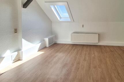 Moderne und charmante DG Wohnung - Erstbezug nach Sanierung! - Stollberg (Erzgebirge)