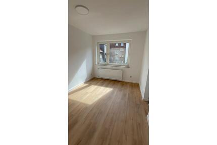 Sanierte und möblierte 1-Zimmer-Wohnung in Essen-Huttrop