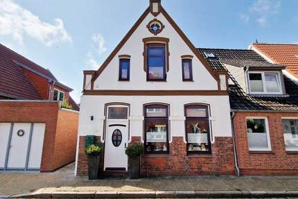 Hübsch, direkt am Wasser - Wohnhaus im 