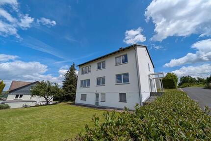 Großzügiges, freistehendes Zweifamilien-Haus in Jesberg - Privat
