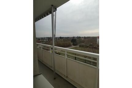 3-Raumwohnung in Leipzig-Grünau mit Balkon & Blick ins Grüne – ab sofort verfügbar