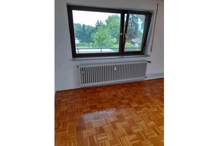 Sonnige und ruhige 4-Zimmer-Dachgeschosswohnung (80 m² - Achstetten