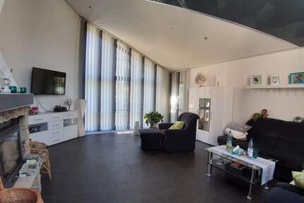 Luxuriös-flexibles Zweifamilienhaus, in Top Lage. - Rimpar