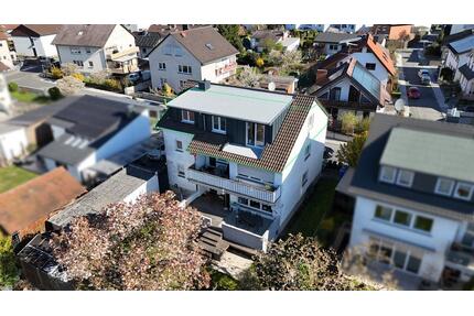 DIETZ: Sanierte und großzügige 2-Zimmer-Dachwohnung mit Toller Gaube und Dachterrasse - Randlage! - Eppertshausen