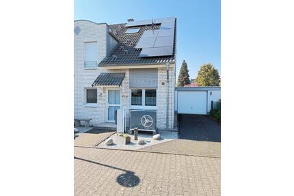 Reihenendhaus mit neuer Photovoltaik und Wärmepumpe - Langenfeld (Rheinland)