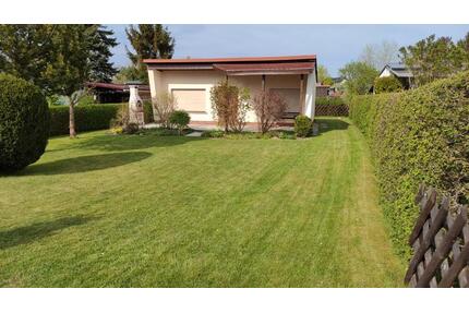 großer Bungalow in 1. Reihe am See auf 539 m² Eigentumsland - Zehdenick