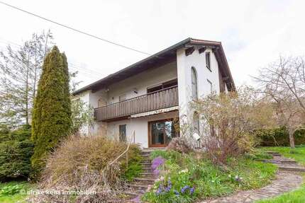 Haus zum Kaufen in Dinkelscherben 370.000,00 € 242 m²