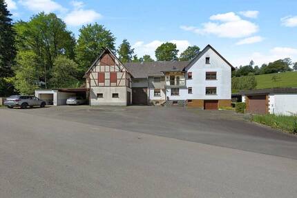 Bauernhaus mit Wiesen - ideal für Pferdehaltung - Hatzfeld (Eder)