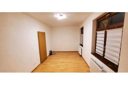 1 Zimmer Wohnung - 500,00&nbsp;EUR Kaltmiete, ca.&nbsp; 18,00&nbsp;m&sup2; in Oberkirch (PLZ: 77704)