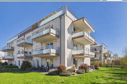 Moderne Erdgeschosswohnung mit großzügigen Garten und zwei Terrassen - Landshut Wolfgang