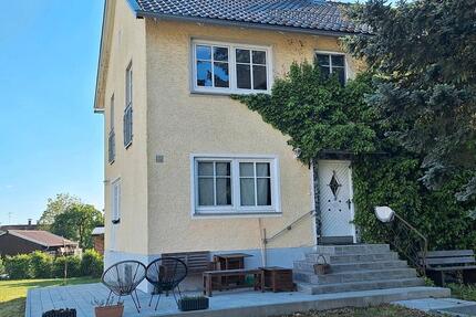 Charmantes Einfamilienhaus - 340.000,00&nbsp;EUR Kaufpreis, ca.&nbsp; 120,00&nbsp;m&sup2; in Winzer (PLZ: 94577)