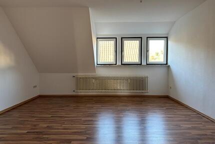 Frei ab sofort! 3-Zimmer Dachgeschosswohnung im Zentrum von Bischofsheim (Rhön) - Bischofsheim in der Rhön