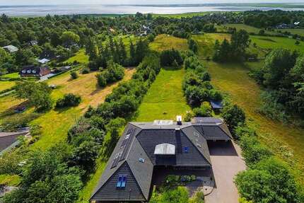 Haus zum Kaufen in Husum 1.890.000,00 € 465 m²