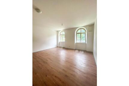 3-Zimmer-Erdgeschosswohnung im historischen Palais im Stadtpark - Deggendorf