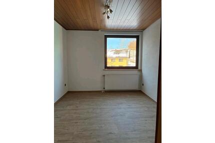 Wohnung 150 qm 5 ZKB - 1.300,00&nbsp;EUR Kaltmiete, ca.&nbsp; 150,00&nbsp;m&sup2; in Hilders (PLZ: 36115)