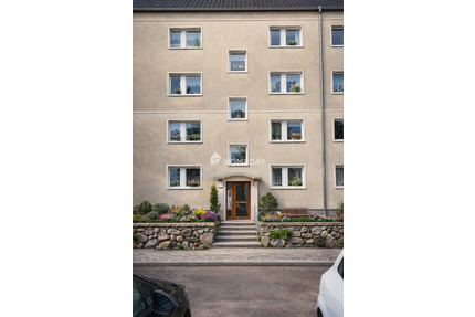 Kompakte Zwei-Zimmer-Wohnung mit Balkon in ruhigem Mehrfamilienhaus - Ferdinandshof