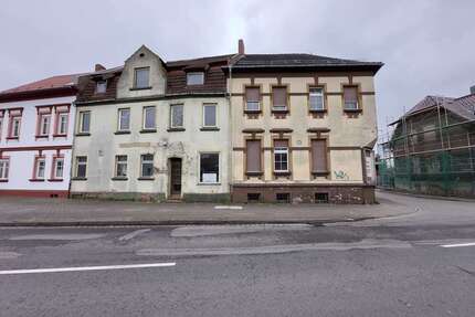 Haus zum Kaufen in Niedere Börde 149.000,00 € 471 m²