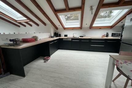 Schicke Wohnung im Grünen - 1.010,00&nbsp;EUR Kaltmiete, ca.&nbsp; 90,00&nbsp;m&sup2; in Burscheid (PLZ: 51399)