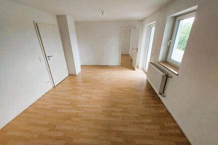 Helle 3,5 Zimmer- Wohnung mit 2 Balkonen in Wartenberg