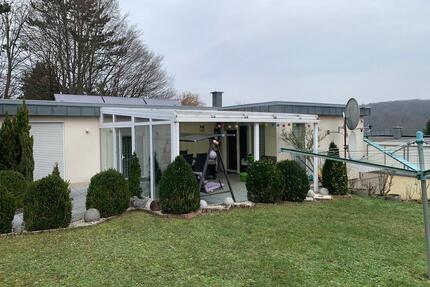 Schönes Haus mit Pavillon, Wintergarten und Solaranlage - Schweinfurt Haardt