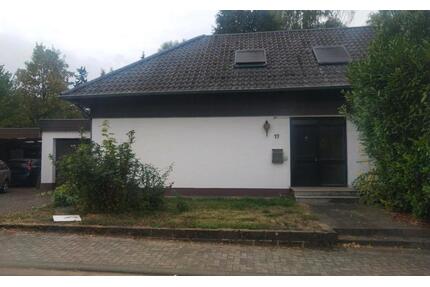 freistehender Bungalow mit viel Grundstück - Merchweiler