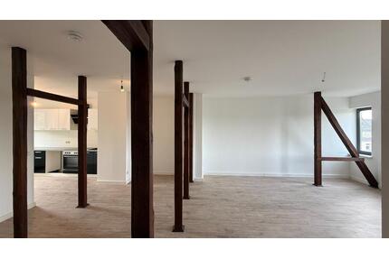 MITTEN IM ZENTRAUM ALTBAU-LOFT MIT MEGA AUSBLICK! 4 Zimmer, 2 Bäder & EBK - Chemnitz Bernsdorf