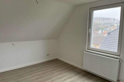 Moderne 47 m² Dachgeschoss-Wohnung in zentrumsnaher Lage von Kierspe!