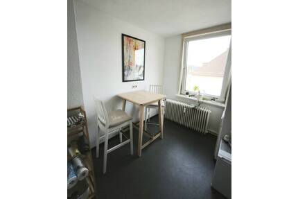 Zentral gelegene, zwei Zimmer Dachgeschosswohnung in Gießen