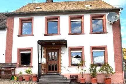 Haus zum Kaufen in Morbach Elzerath 122.000,00 € 150.37 m² - Morbach / Elzerath